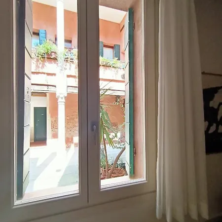 Casanova - Rialto Artistic Apartamento